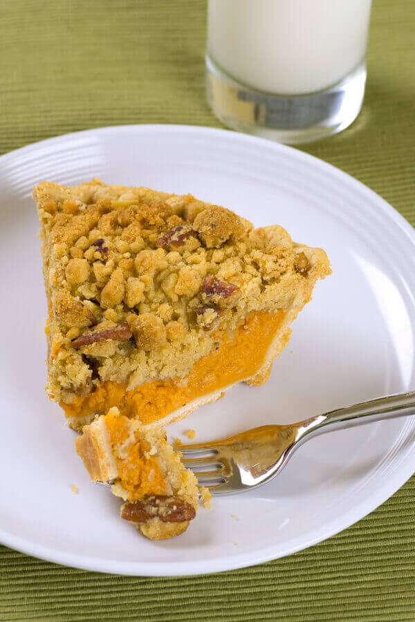 Farmhouse Sweet Potato Pie With Pecan Streusel Recipe