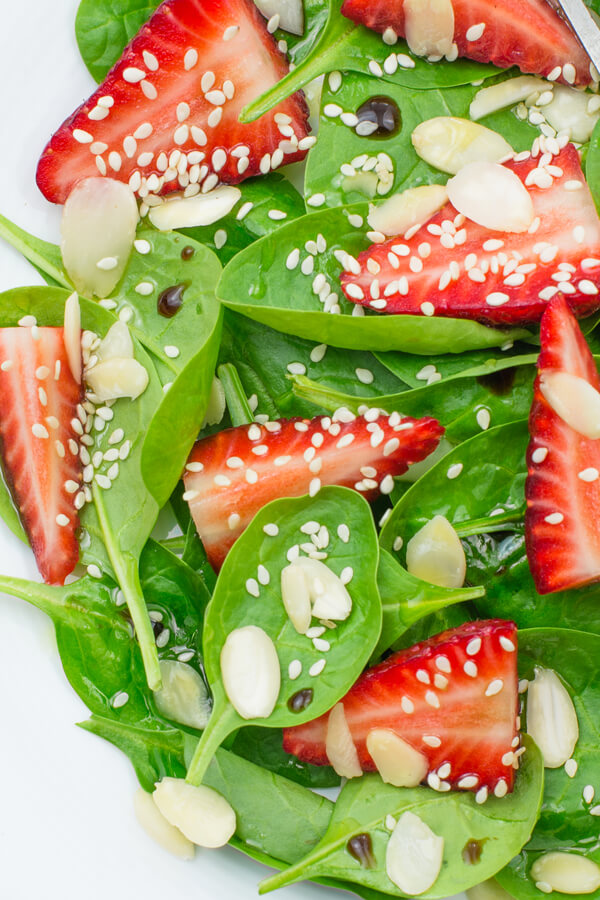 Spinach, Strawberry, and Almond Salad Recipe