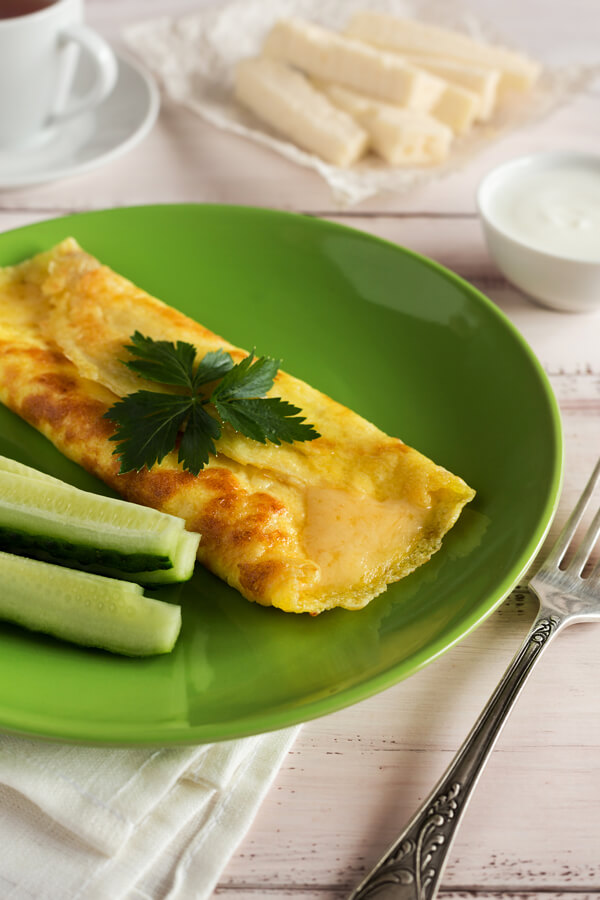 Cheddar Cheese Omelet Recipe | CDKitchen.com