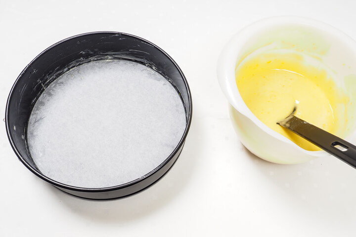 prepared cake pan
